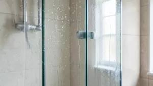 jak zdemontować drzwi kabiny prysznicowej