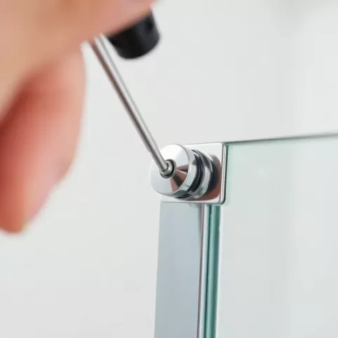 Jak zdjąć drzwi od kabiny prysznicowej