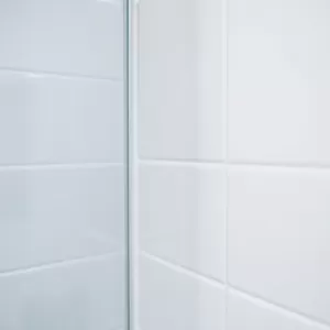 Jaki silikon sanitarny do kabiny prysznicowej